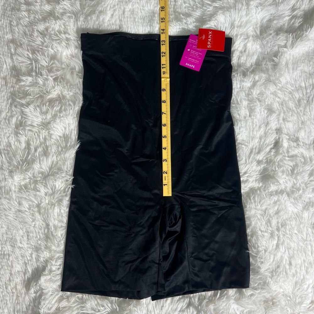 Spanx Power Conceal Her High Waisted Mid-Thigh Shorts - Picture 5 of 9